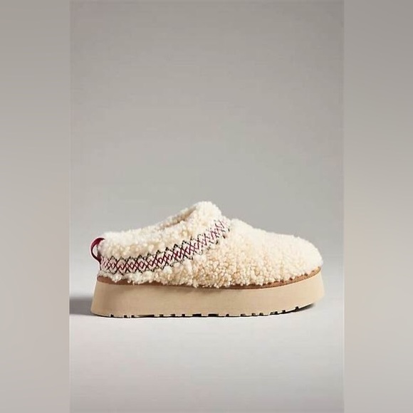 Ugg Tazz Braid braided Sherpa-natural color size 9 NIB - Picture 1 of 3